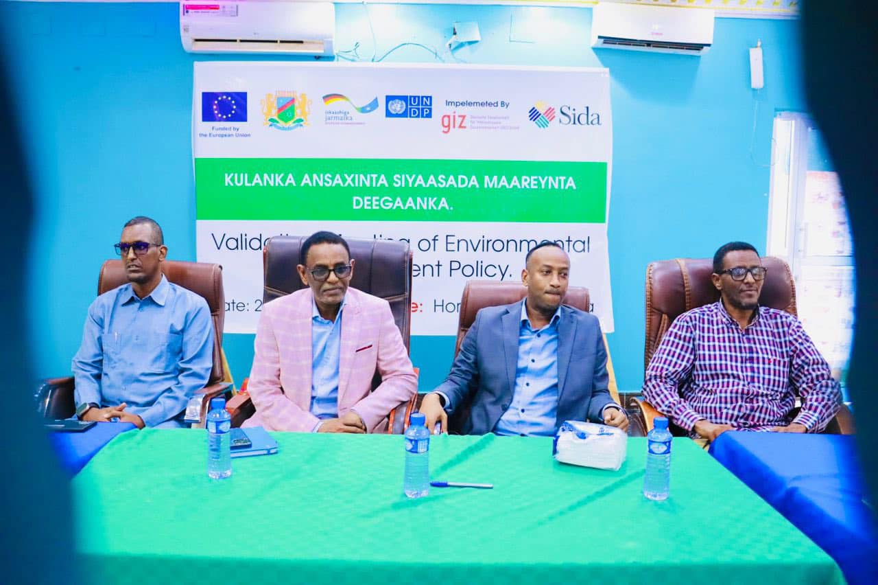 Wasaaradda Deegaanka iyo Isbedelka Cimilada DKS ayaa qabatay Shir lagu ansaxinayey Siyaasadda Maareynta Deegaanka KGS.